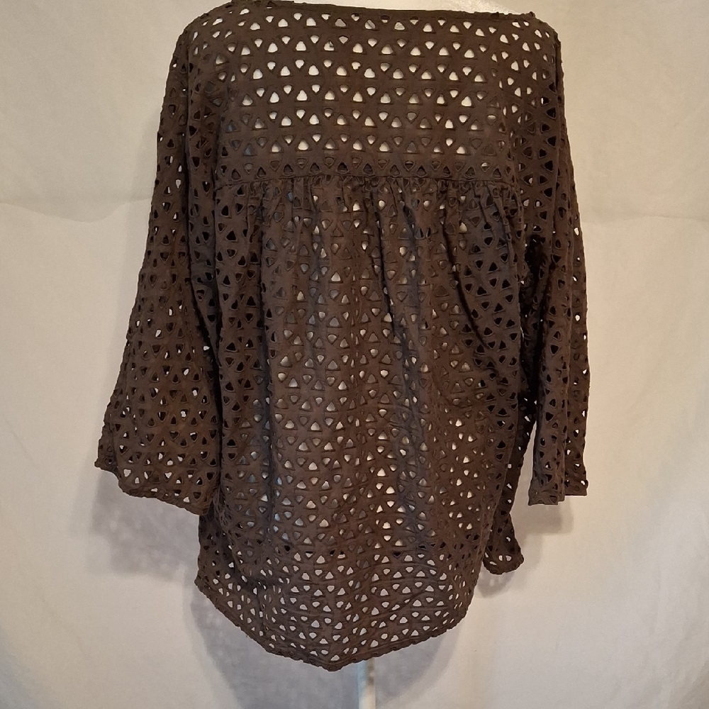 Liz Claiborne Brown Eyelet W/ Triangle cut outs Blouse - Picture 11 of 11